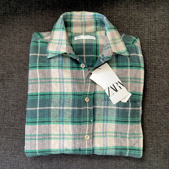 Great looking green Zara- Men’s relaxes flannel fit shirt. - Picture 8 of 13